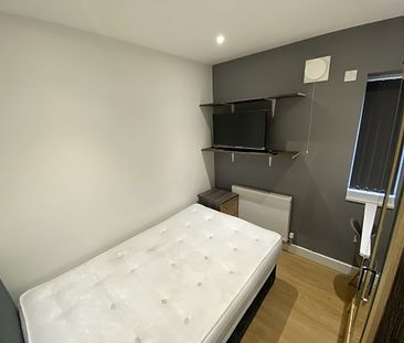 4 Bed - Flat 3, 35 Braunstone Gate, Leicester, - Photo 5