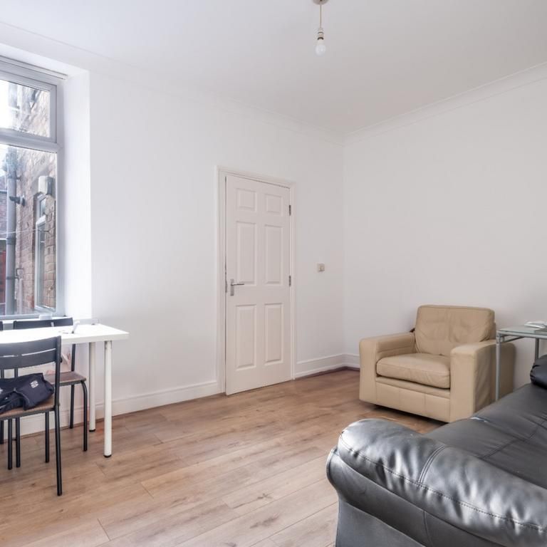 3 bedroom ground floor flat to rent - Photo 1