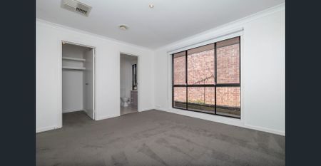 Spacious Family Living! - Photo 5