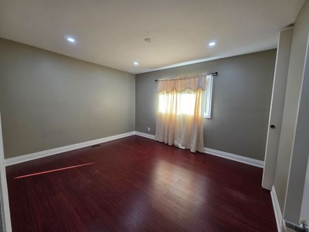 For Lease - 33 Kilbride Road, Toronto, Ontario - Photo 2