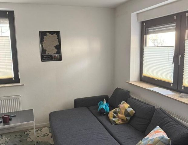 Großzügige sanierte 2,5-Zimmer-Wohnung mit EBK in Leider - Photo 1