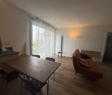 Location Appartement 3 pièces 66m² NOISY LE GRAND 93160 - Photo 2