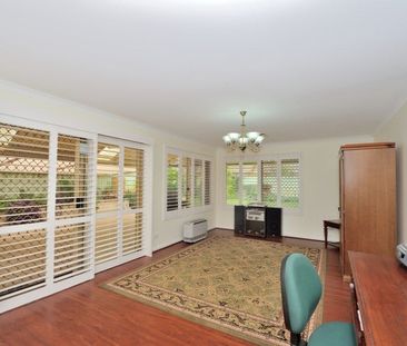 Stylish Family Home! - Photo 4