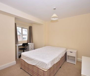 3 bedroom terraced house to rent - Photo 2