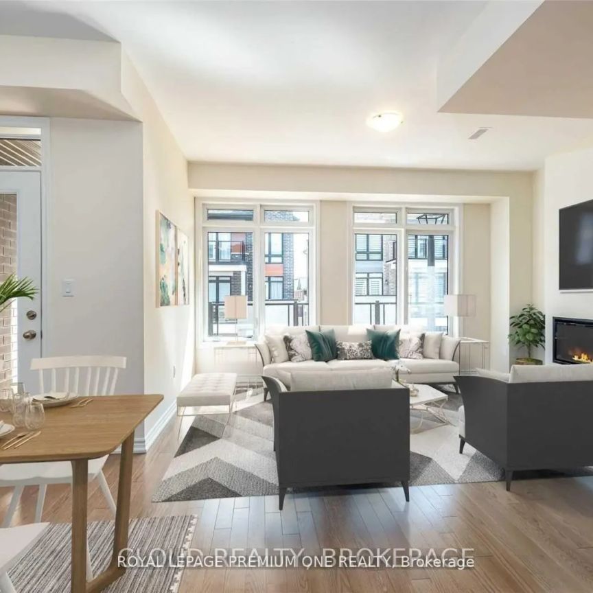 24 ELSINORE STREET - Photo 1