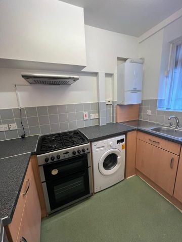 Room in a Shared Flat, Hardy House, SW4 - Photo 3