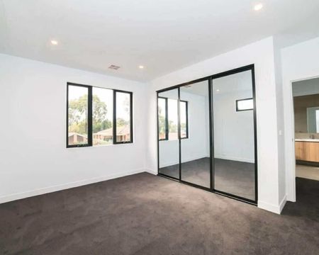 Wantirna South - Photo 2