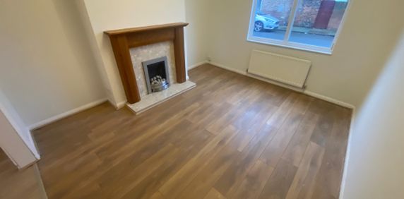 2 bed terraced house to rent in Mowbray Road, Stockton-on-Tees - Photo 2