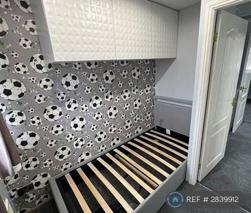 3 bedroom semi-detached house to rent - Photo 6