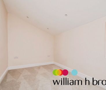 Bromley Road, Colchester - Photo 6