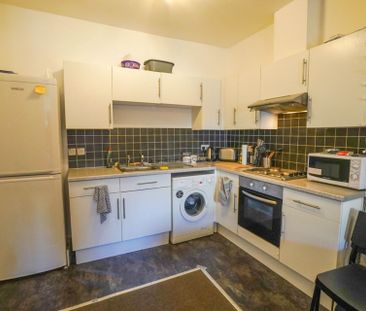 3 Bedroom Flat To Rent in Lansdowne - £1,350 pcm Tenancy Info - Photo 5