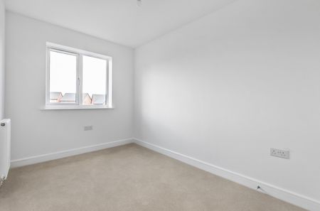 4 bedroom detached house to rent - Photo 4