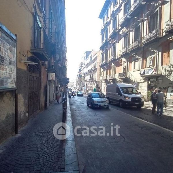 Trilocale in Affitto in Via Sant'Anna dei Lombardi 10 a Napoli - Foto 1