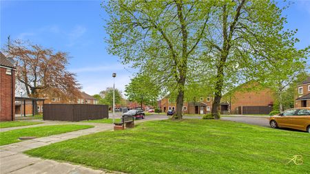 2 Bedroom Ground Flat - Photo 3