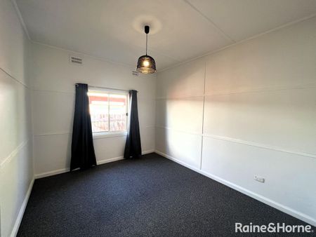 Neat and Tidy 3 Bedroom House - Photo 3