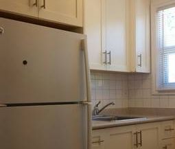 Spacious 2 Bedroom Apartment by McMaster University - Photo 2