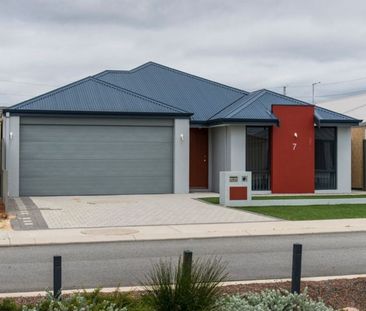 4-Bedroom Spacious & Stylish Living - Photo 2