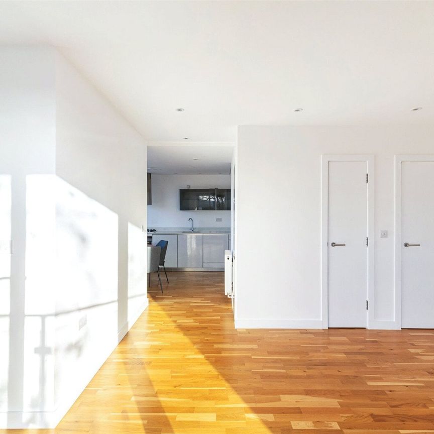 Blackwall Lane, Greenwich, London, SE10 flat to rent - Photo 1