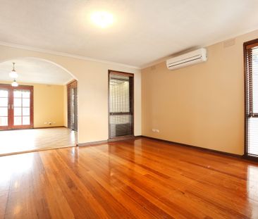 Spacious and Bright 3-Bedroom Home in Epping - Photo 2