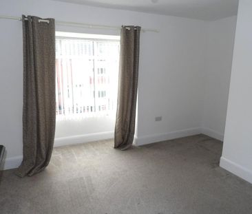 2 bedroom end of terrace house to rent - Photo 4