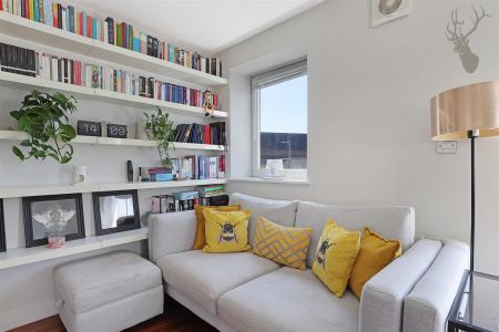 2 Bedroom Flat - Penthouse - Photo 5