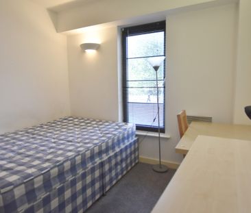 2 Bedroom Ground Floor Flat - Photo 5