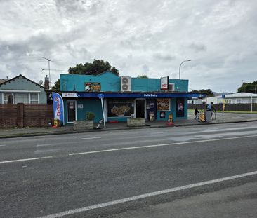 Conveniently located. - Photo 2