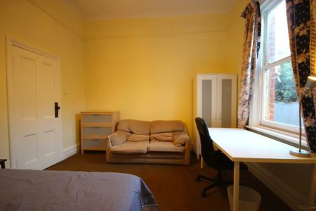 6-bedroom shared house / townhouse, Rankine Rd - Photo 5