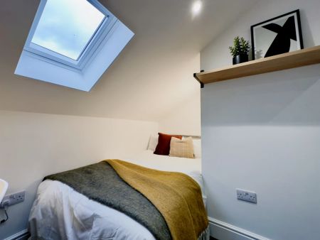 6 Bedroom House - Photo 4