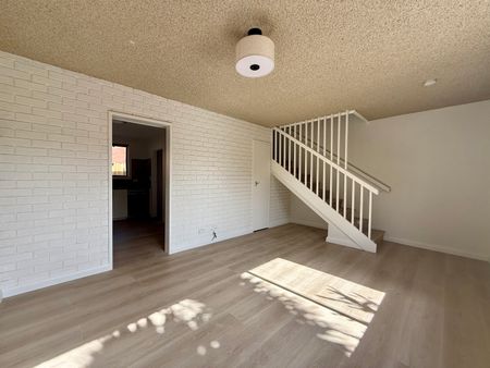 2/99 Willesden Road, Hughesdale VIC 3166 - Townhouse For Rent | Domain - Photo 3