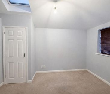 4 bedroom semi-detached house to rent - Photo 5