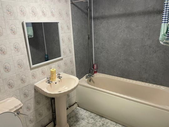 Room in a Shared House, Ivor Road, B11 - Photo 1