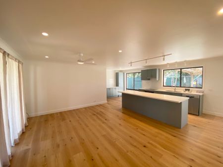 Recently Renovated Home In North Nowra - Photo 2