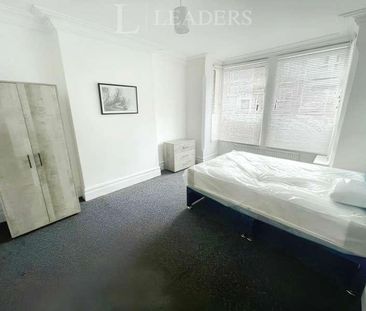 St. Saviours Road, Leicester, LE67 - Photo 2