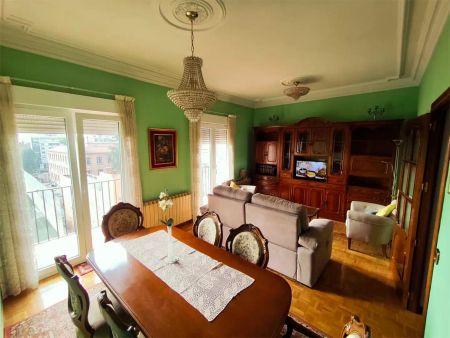 Piso de alquiler en Avenida de la Reina Victoria, 25, Vallehermoso - Photo 2