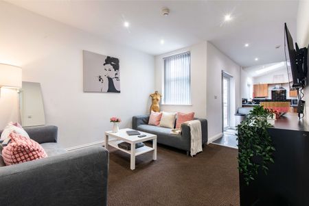 6 Bedroom Student home in Lenton Nottingham! 51 week contract! All bills inc and no fees! Room 3 - Photo 5