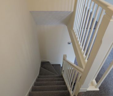 Newton Close, Worksop, Gateford - Photo 6