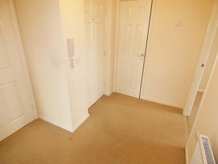 2 bedroom ground floor flat to rent - Photo 5
