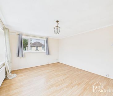 3 bedroom flat to rent - Photo 3