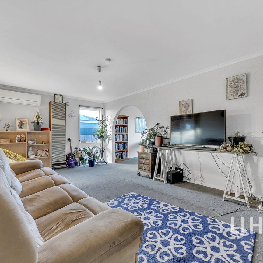 Well-Located Family Home - Photo 1