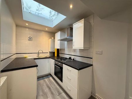 2 bedroom terraced house to rent - Photo 5