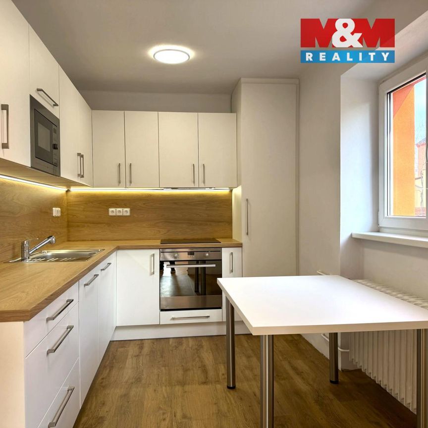 Pronájem bytu 2+1 56 m², Hornické domy 168, Ústí nad Labem - Photo 1