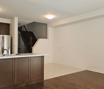 For Lease - 96 Fortis Crescent, Bradford West Gwillimbury, Ontario - Photo 4