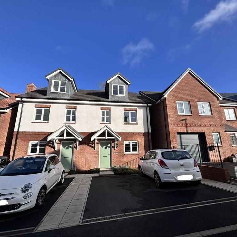 3 bedroom semi-detached house to rent - Photo 1