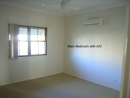 Charming 3 Bedroom home in Springfield Lakes - Photo 2