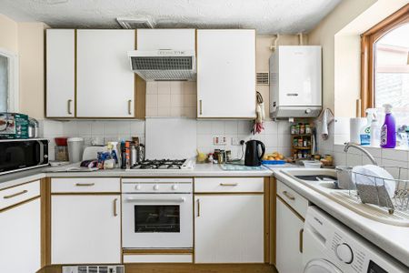 Honeymead, Welwyn, Hertfordshire, AL6 0EG - Photo 5