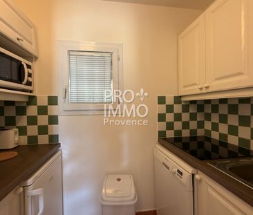 A LOUER GOLF DE PONT ROYAL (13370) MALLEMORT RENOVATION VUE - Photo 2