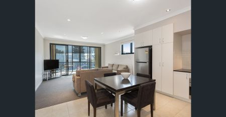 MODERN APARTMENT IN GREAT LOCATION (UNFURNISHED) - Photo 2