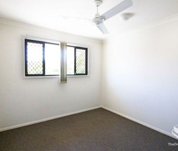 A 3 bedroom stand alone townhouse with double LU garage in sought a... - Photo 3