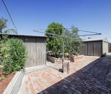 Charming & Comfortable Family Living in a Prime Broadmeadows Location - Photo 5